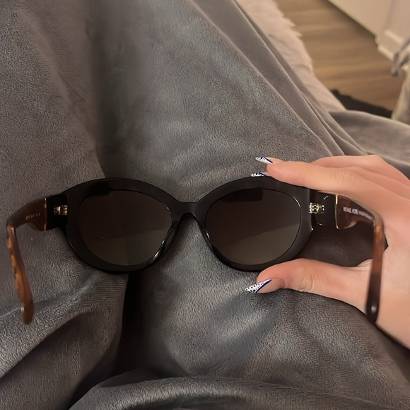 Micheal Kors - Brussels Cat Eye sunglasses - Picture 3 of 4
